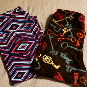 2 pair lot of Ladies Lularoe TC leggings